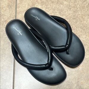 Universal Thread Flip Flops